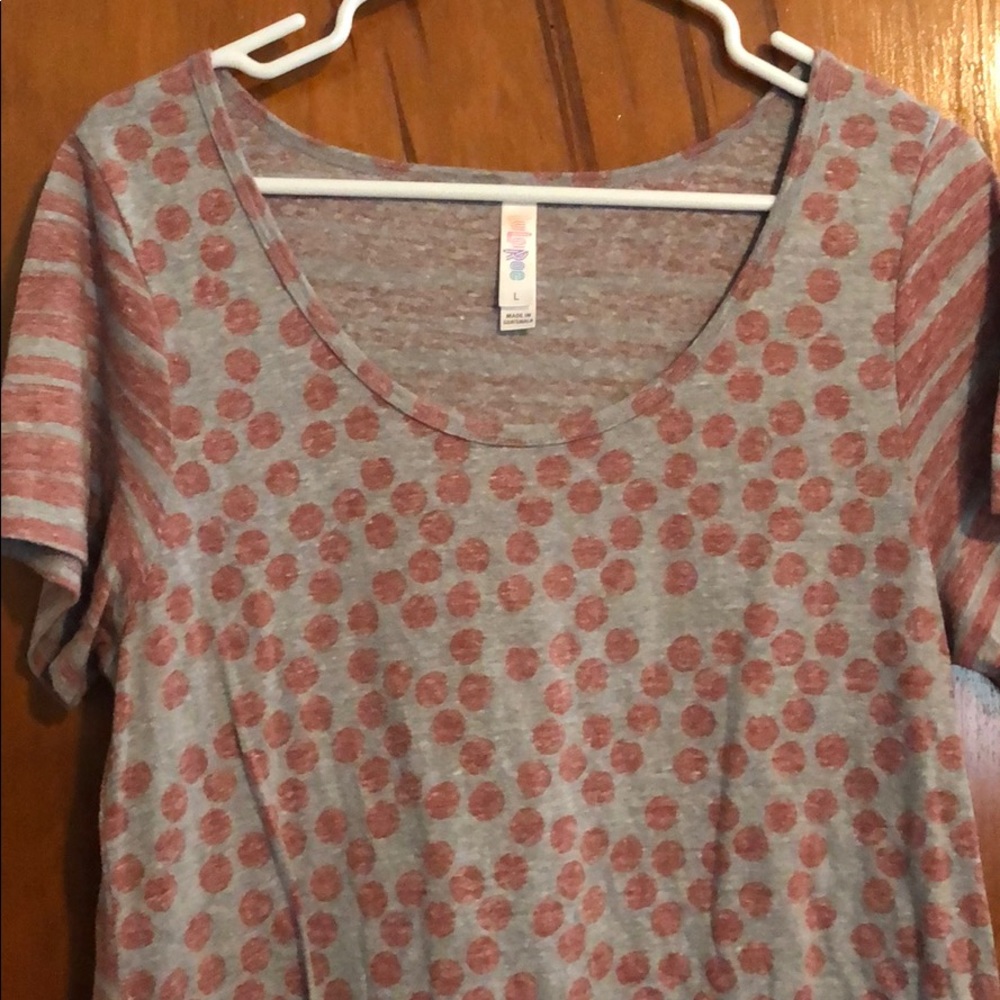 Large lularoe classic tee